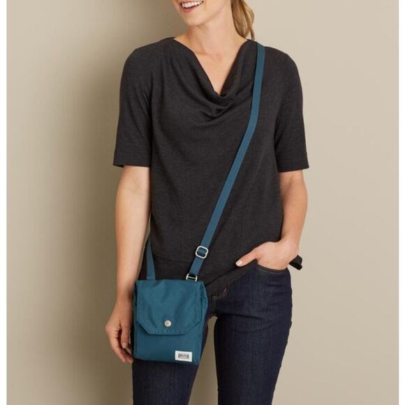 Duluth Trading Co. Slingalong Small Fold Over Bag - Picture 2 of 8